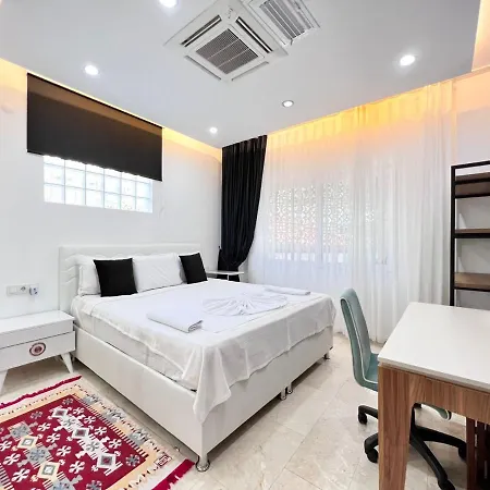 Luxury 7-bed With Pool And Jacuzzi Fethiye Willa