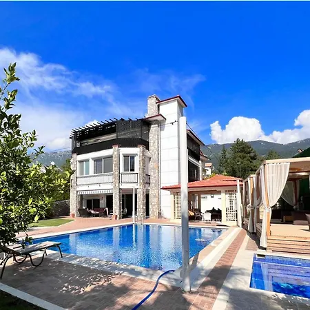 Vila Luxury 7-bed With Pool And Jacuzzi Fethiye Oludeniz