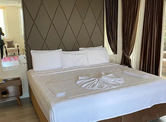 Luxury 7-bed With Pool And Jacuzzi Fethiye Vila *