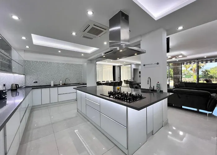 Vila Luxury 7-bed With Pool And Jacuzzi Fethiye *