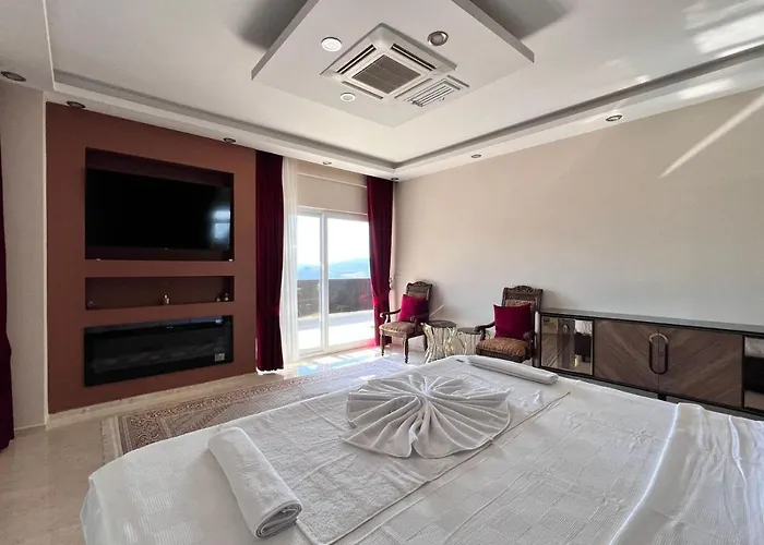 Luxury 7-bed With Pool And Jacuzzi Fethiye Vila