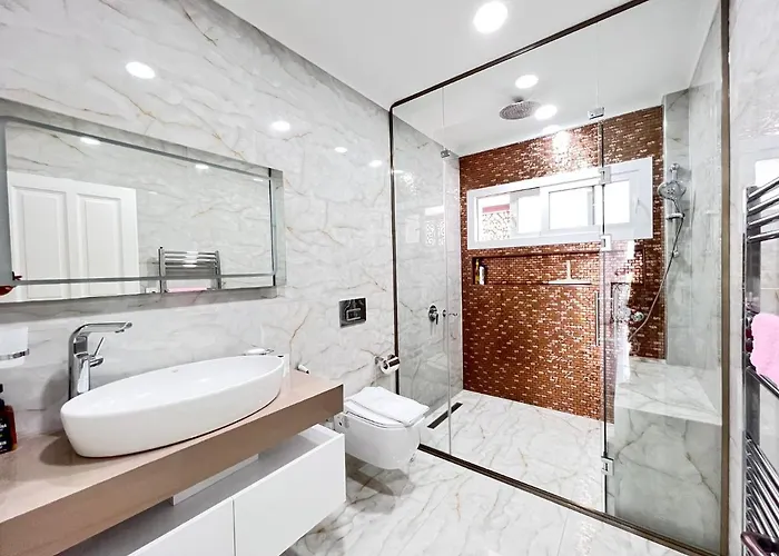 Luxury 7-bed With Pool And Jacuzzi Fethiye * Oludeniz
