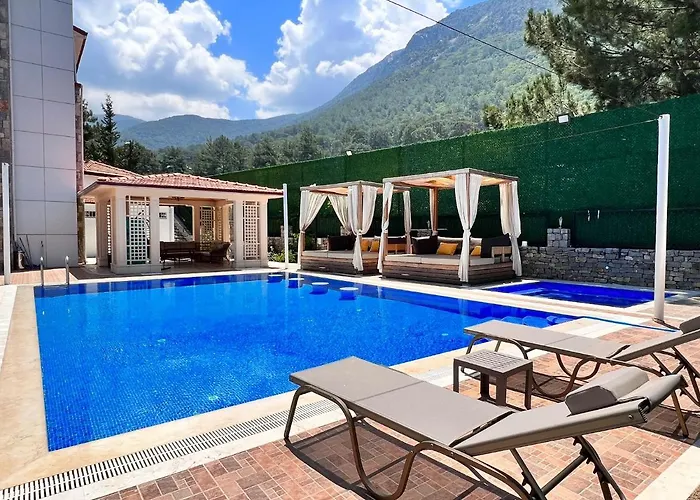 Vila Luxury 7-bed With Pool And Jacuzzi Fethiye Oludeniz