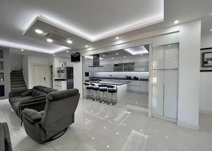 Luxury 7-bed With Pool And Jacuzzi Fethiye Vila Oludeniz