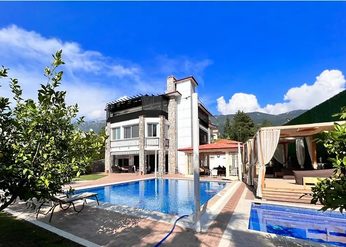 Vila Luxury 7-bed With Pool And Jacuzzi Fethiye Oludeniz