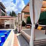 Luxury 7-bed With Pool And Jacuzzi Fethiye * Oludeniz