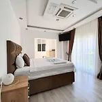 Luxury 7-bed With Pool And Jacuzzi Fethiye Villa Ölüdeniz