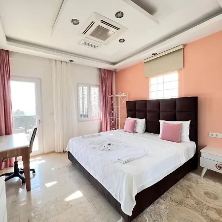 Luxury 7-bed With Pool And Jacuzzi Fethiye Villa Oludeniz