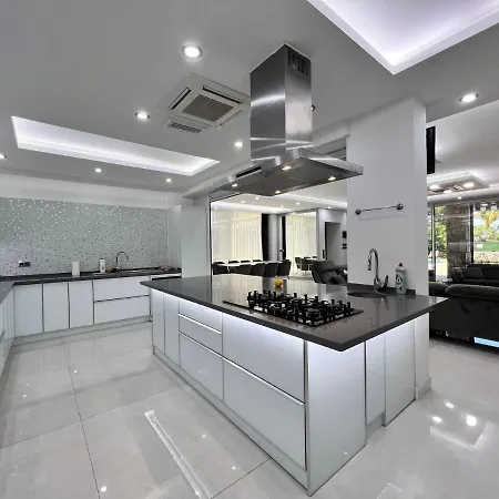 Villa Luxury 7-Bed Villa With Pool And Jacuzzi Fethiye *